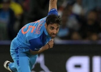 Dinesh Karthik Praises Selectors for Bhuvneshwar Kumar Recall